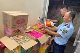 Phát hiện số lượng lớn bánh trung thu không rõ nguồn gốc