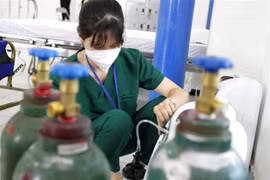 Đột phá trong chiến lược chống dịch: Đưa dịch vụ y tế đến gần dân nhất 