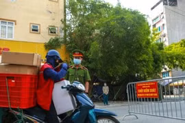 Giả dạng shipper để lấy cớ ra đường sẽ bị phạt nặng