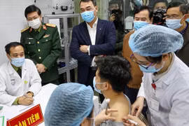 Không chậm chân trước tốc độ biến đổi của virus SARS-CoV-2 