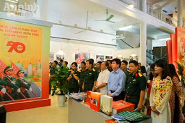 Triển lãm ảnh 70 năm Lực lượng vũ trang Thủ đô Hà Nội 