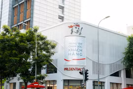 Prudential bồi thường bảo hiểm cho hai công nhân gặp nạn trong vụ tai nạn lao động tại Yên Bái