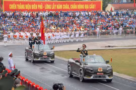 VinFast thần tốc làm VF 8 mui trần tham gia Lễ diễu binh diễu hành kỷ niệm 70 năm Chiến thắng Điện Biên Phủ như thế nào?