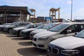 Bộ Tài chính bác thông tin lệ phí trước bạ ô tô tăng đến 50%