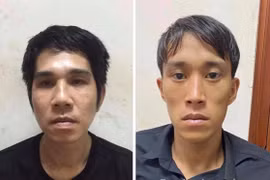 Chụp ảnh ở bãi giữa sông Hồng, cô gái bị cướp giật điện thoại
