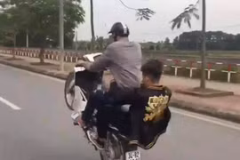 "Bốc đầu" xe máy, nam thanh niên bị phạt hơn 4 triệu đồng