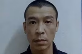 Biểu hiện nghi vấn của gã đàn ông đi lang thang lúc nửa đêm
