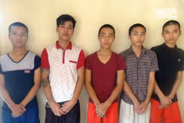 Dính đòn hội đồng, gọi trai làng mang dao đến “rửa hận”