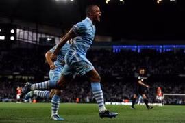 Đội trưởng Man City được vinh danh