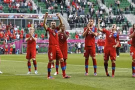Nga và CH Czech giành lợi thế