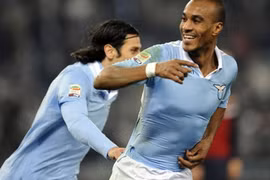 Thắng Cagliari, Lazio lên nhì bảng Serie A