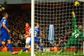Arsenal bị Everton ngáng chân