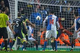 Wigan cán đích an toàn
