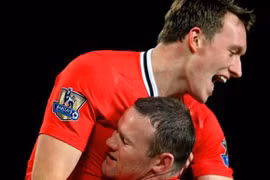 Phil Jones bị đặt biệt danh... kẻ cuồng sex