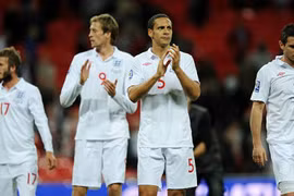 Rio Ferdinand từ giã sự nghiệp quốc tế