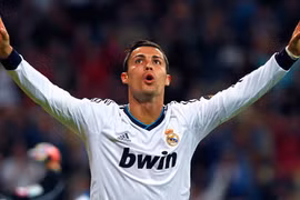  Lập hat-trick, Ronaldo gửi lời cảnh báo đến Barcelona