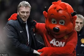 MU 2-0 Swansea: Hết mưa trời lại sáng