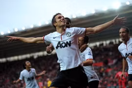 Van Persie thề “trọn đời” với Quỷ đỏ