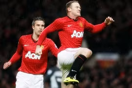 Rooney giúp "Quỷ đỏ" chạm tay vào ngôi vương