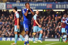 Chelsea "sảy chân" tại Stamford Bridge