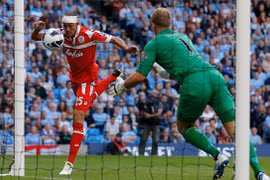 Man City thắng trong lo âu