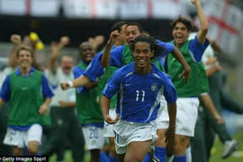 Ronaldinho: "Có tôi, MU đã thống trị châu Âu"