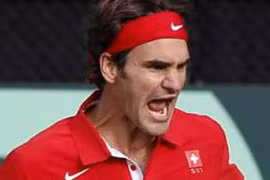 Federer suýt... đối đầu với MU