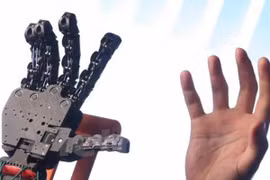  Bàn tay robot với nhiều ứng dụng như tay thật. 