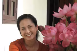 NSND Lan Hương – "Hương Bông": "Chồng là người đầu tiên tôi yêu" ​