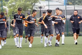 Tuyển U23 rối tung vì... VFF 