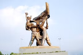 Chưa xứng tầm vóc