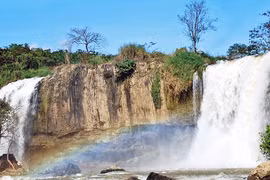 Xuyên rừng ngắm “Thác Vua”