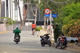 Thông tin mới vụ 2 cụ ông cháy ngùn ngụt trên cầu