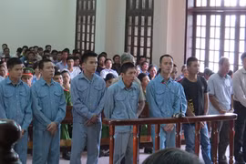 Nhóm liên minh ma quỷ rút “ruột xăng dầu” lĩnh án tù