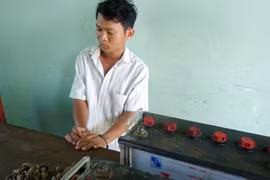 Bắt đối tượng chuyên đột nhập trộm bình acquy ô tô