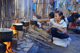 "Nước mắm cũng xa xỉ, nói gì đến cá thịt"