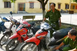 Bắt trộm ra truy nã
