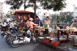 “Khai tử” chợ tự phát Cầu Lủ, lập lại trật tự đô thị