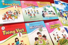 Cử tri và nhân dân bức xúc vì giá sách giáo khoa có dấu hiệu "lợi ích nhóm"