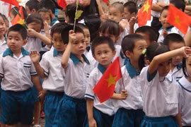 Học phí “khủng” - phụ huynh đòi công khai 