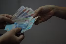 Những khoản thu đầu năm học mới: Tự nguyện hay biến tướng?