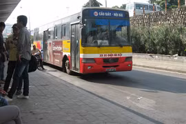 Ưu tiên xe buýt, điều chỉnh giờ làm