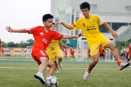 Kẻ tám lạng, người nửa cân