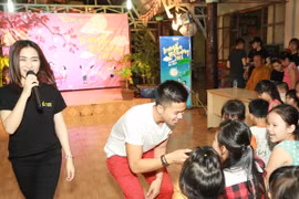 Trọng Hiếu, Hoà Minzy và Rocker Nguyễn vui Trung thu cùng trẻ em cơ nhỡ