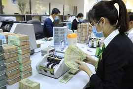 Gửi tiết kiệm ngân hàng: Lãi suất kỳ hạn 1 tháng xuống đến 2,65%/năm