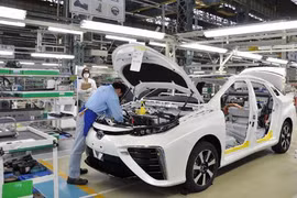 Bộ Tài chính bác đề xuất giảm 50% lệ phí trước bạ với ô tô đăng ký mới