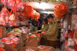 Kiểm tra, thu giữ gần 1000 đồ chơi trẻ em không nguồn gốc 
