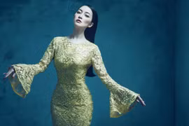 Linh Nga tự tin khoe vòng eo thon thả