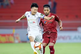 Thua trận đầu tiên, Hà Nội FC mất ngôi đầu