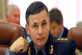 Bộ trưởng Quốc phòng Ukraine mất chức vì thất bại ở miền đông
